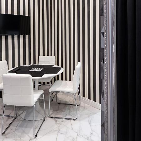 Bv Apartments Art Deco リヴィウ エクステリア 写真