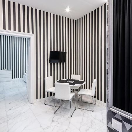 Bv Apartments Art Deco リヴィウ エクステリア 写真
