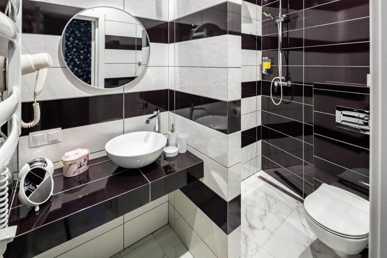 Bv Apartments Art Deco リヴィウ エクステリア 写真