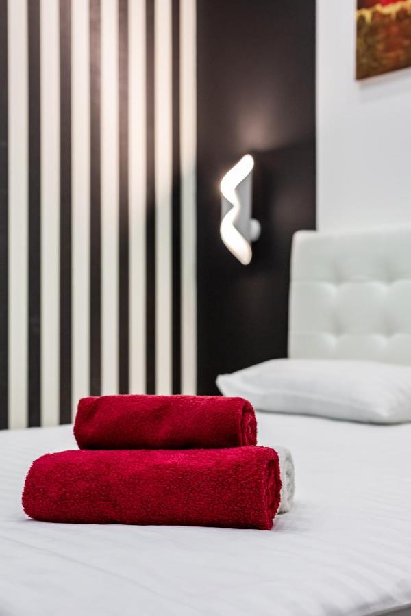 Bv Apartments Art Deco リヴィウ エクステリア 写真